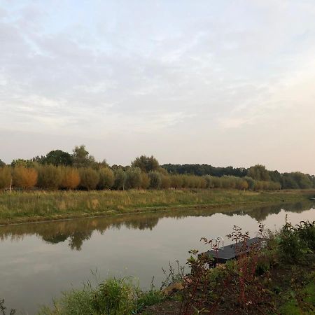 B&B Snurk Stiens, Fijn Verblijf Aan Open Vaarwater מראה חיצוני תמונה
