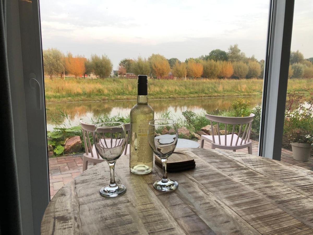 B&B Snurk Stiens, Fijn Verblijf Aan Open Vaarwater מראה חיצוני תמונה