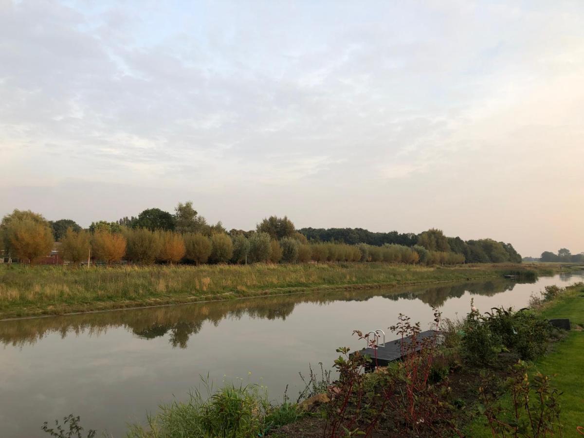 B&B Snurk Stiens, Fijn Verblijf Aan Open Vaarwater מראה חיצוני תמונה